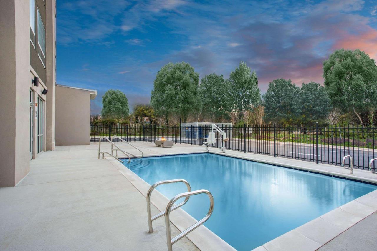 La Quinta Inn & Suites By Wyndham Manassas, Va- Dulles Airport Exteriér fotografie